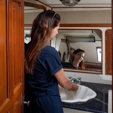 Botel Luxury 50